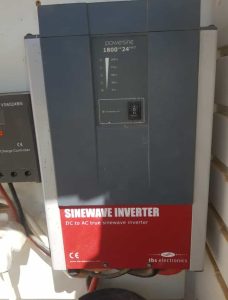 sinewave inverter from direct current to alterantive current סוג מטען למצבר רכב חשמלי